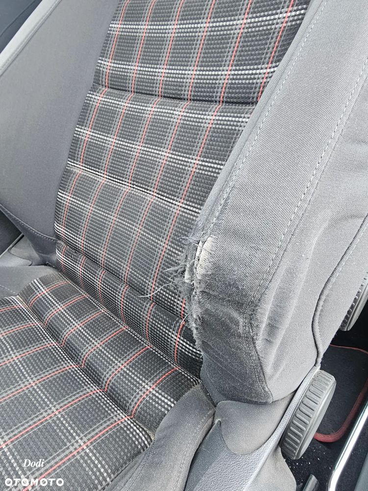 Volkswagen Golf - 24