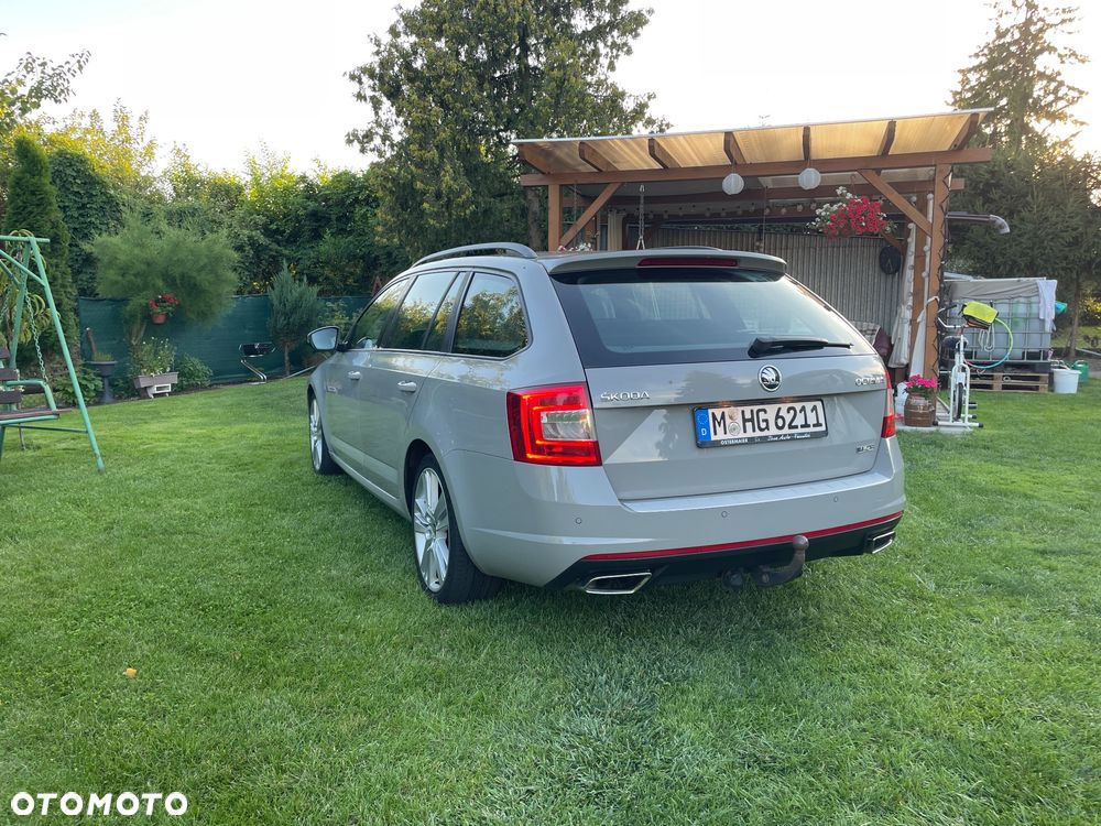 Skoda Octavia 2.0 TDI DSG RS - 4