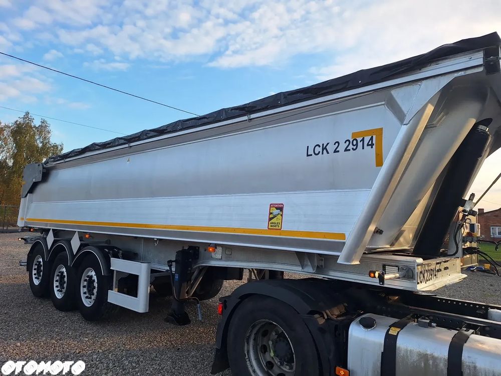 Benalu 28m3 / 2013 / 2 osie podnoszone / Import Francja - 3