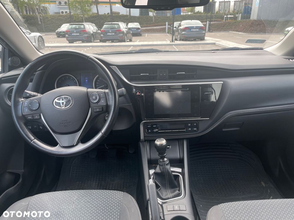 Toyota Corolla 1.6 Active - 12
