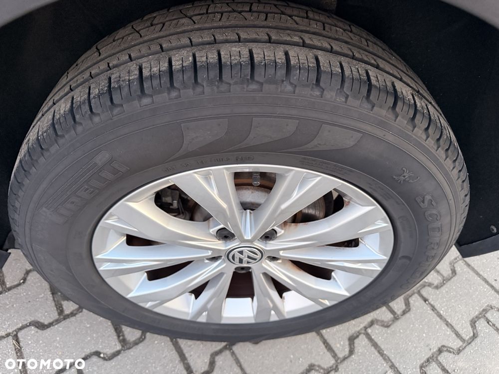 Volkswagen Tiguan - 11