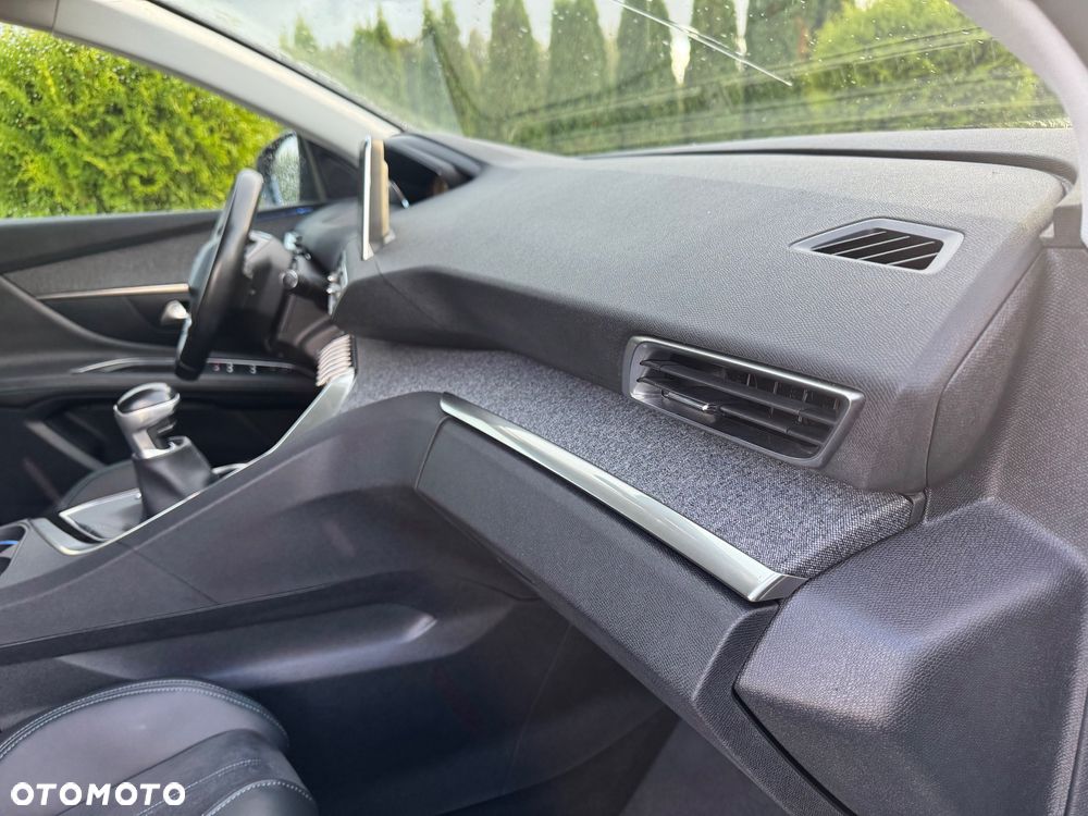 Peugeot 3008 PureTech 130 Stop & Start GPF Crossway - 28