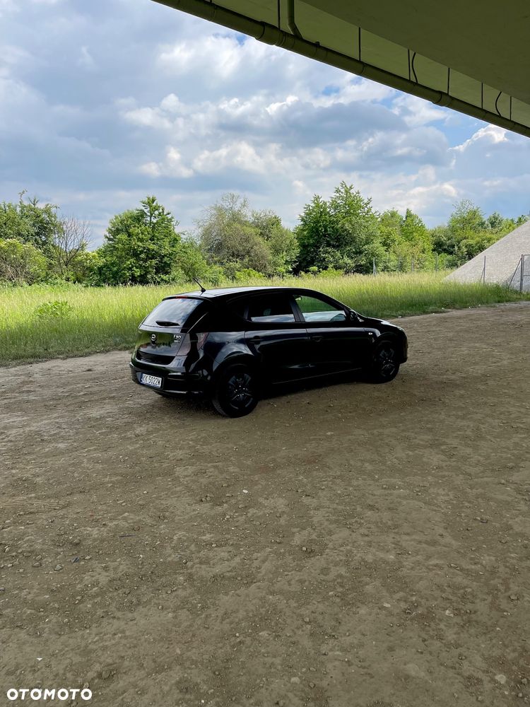 Hyundai i30 1.4 Classic + - 10