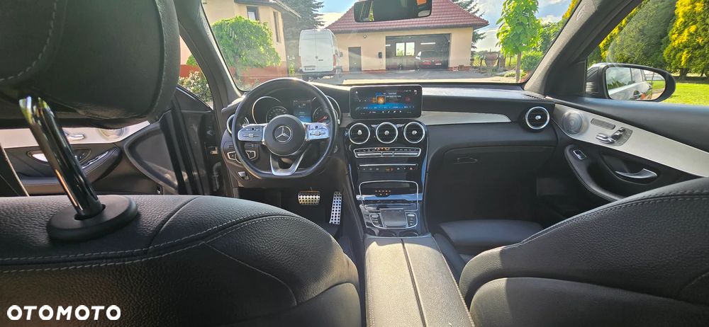 Mercedes-Benz GLC 300 4Matic 9G-TRONIC AMG Line - 21