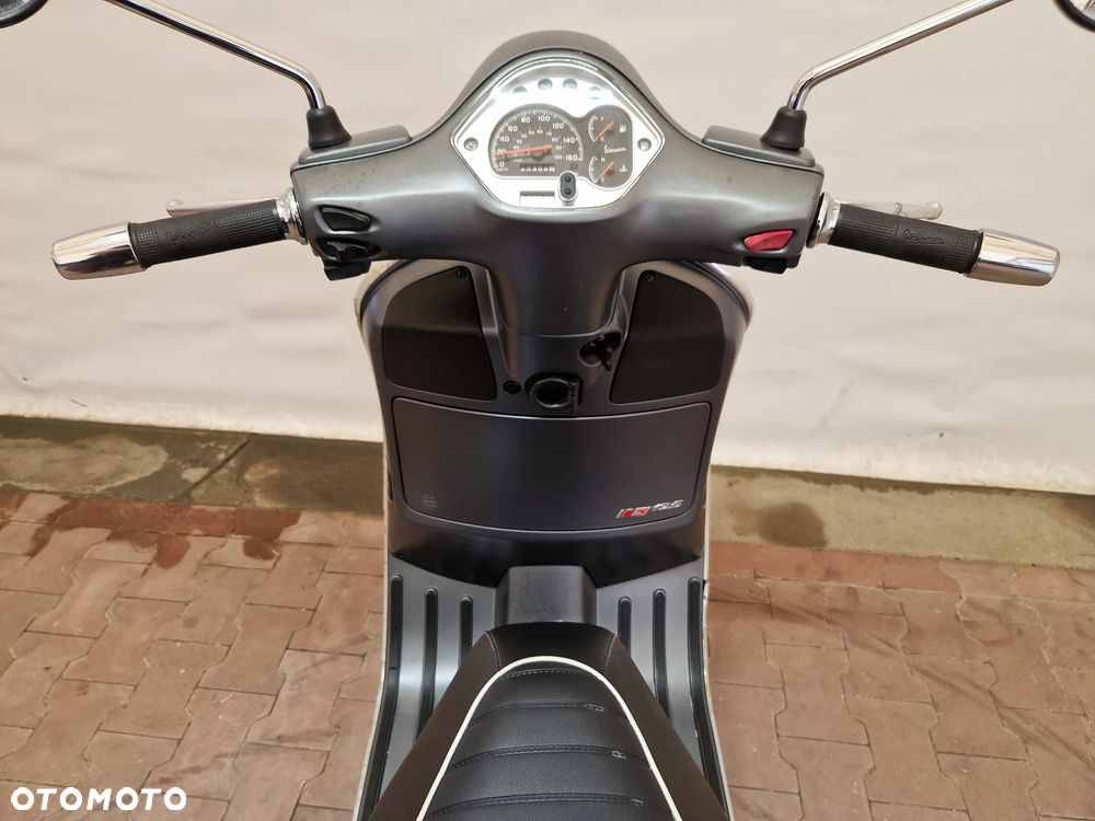 Piaggio Vespa - 28