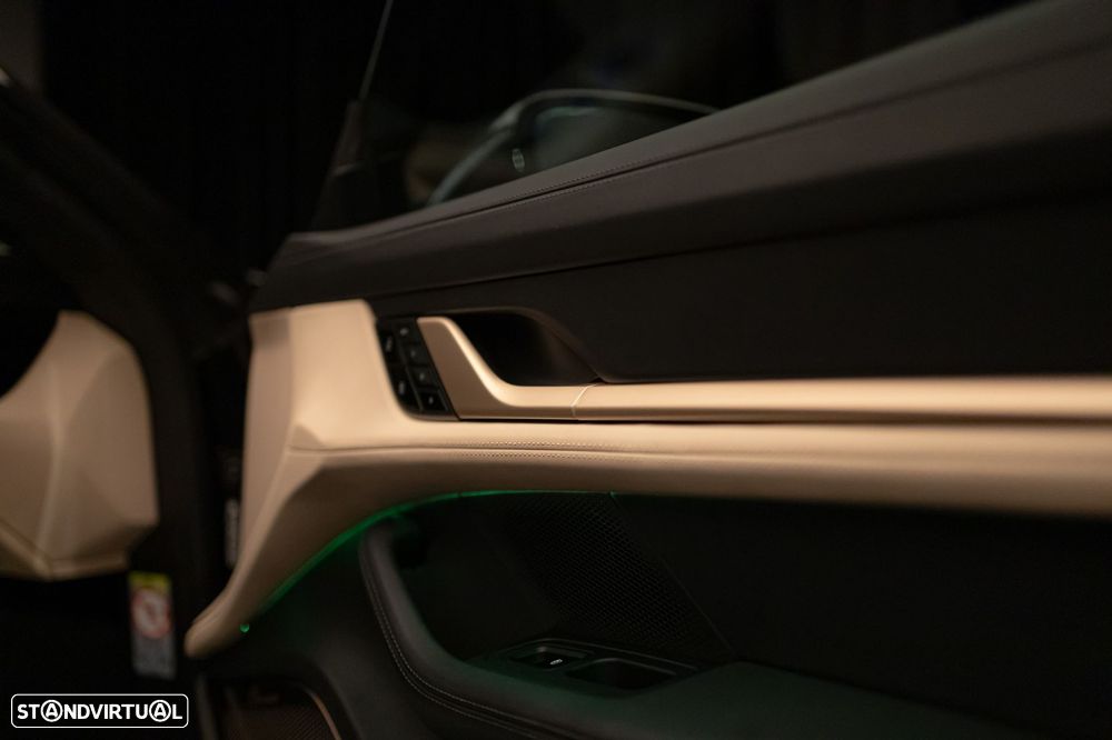 Porsche Taycan Turbo - 9