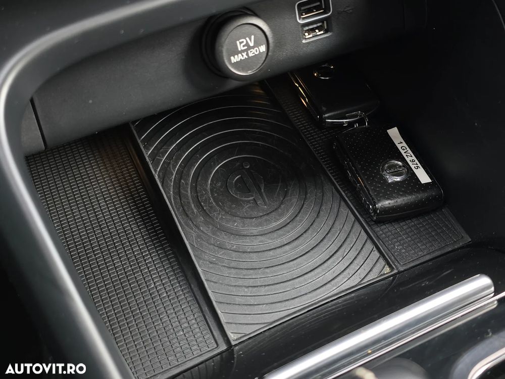 Volvo XC 40 D4 AWD Geartronic R-Design - 20