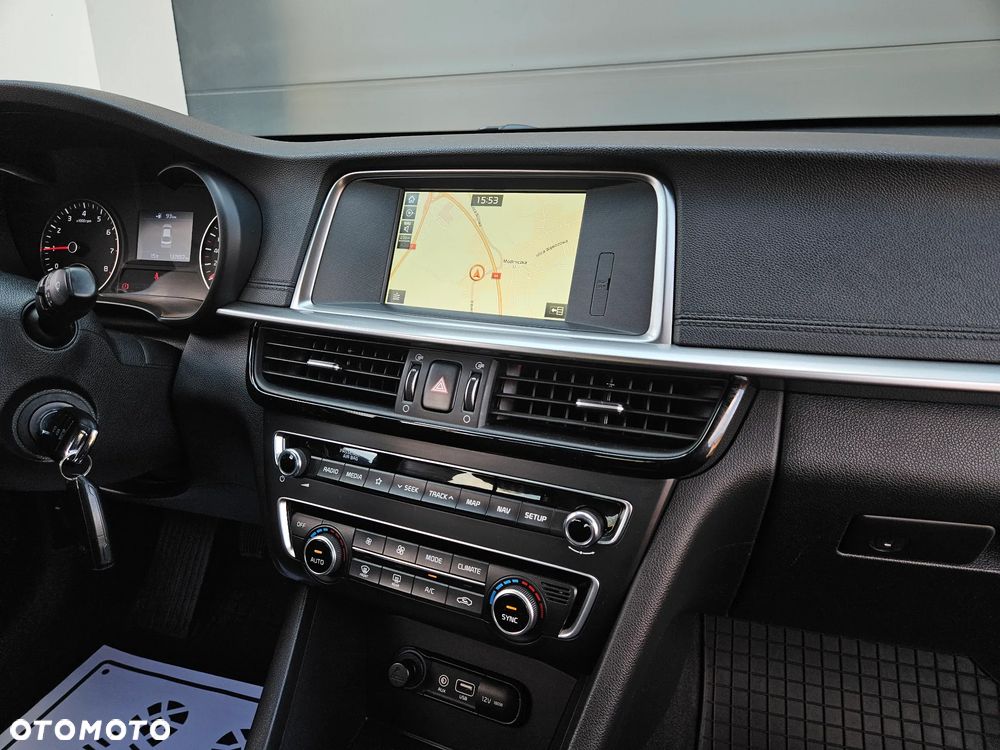 Kia Optima 2.0 M - 23