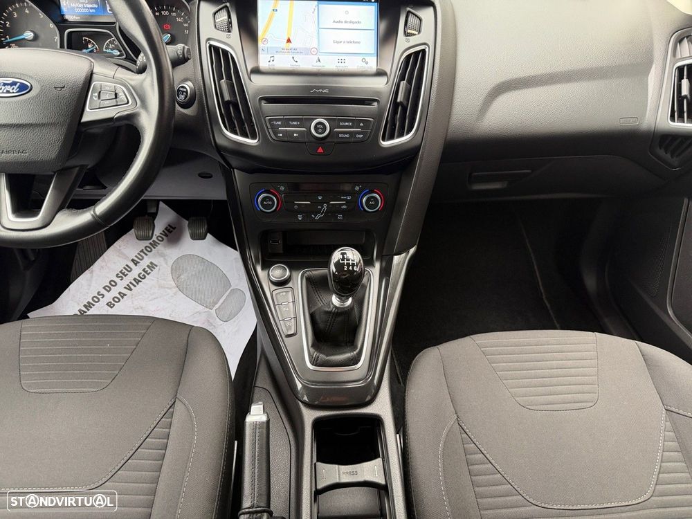 Ford Focus 1.0 EcoBoost Titanium - 11