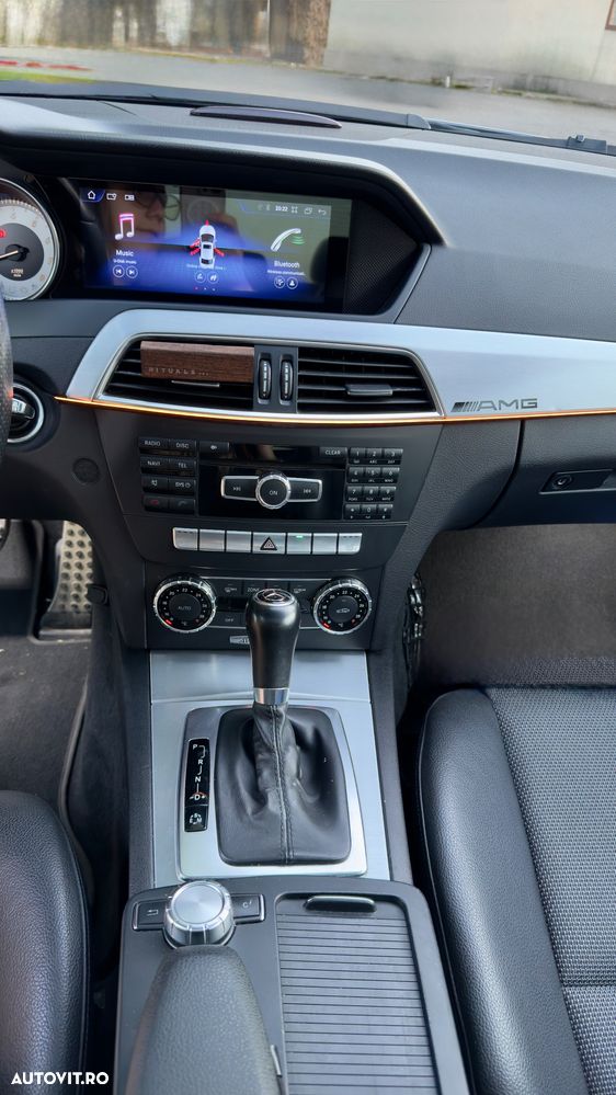 Mercedes-Benz C 250 CGI BlueEFFICIENCY - 16