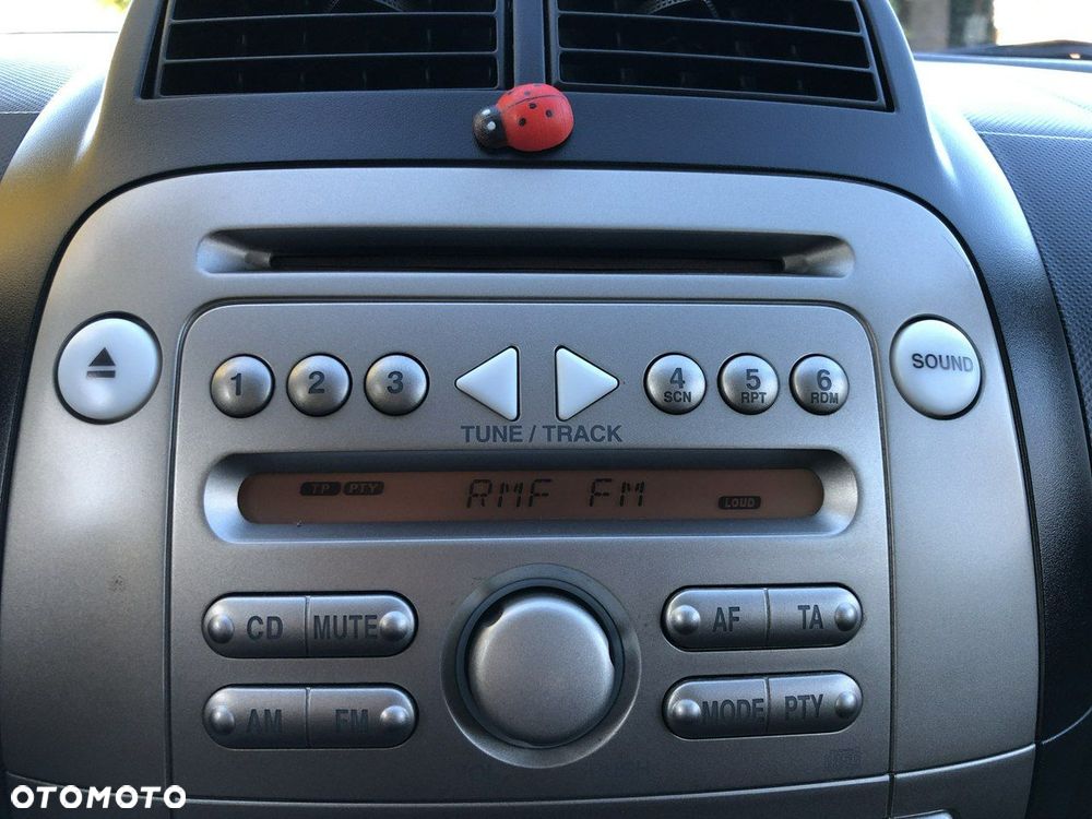 Daihatsu Sirion - 19