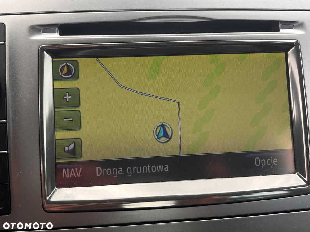 Toyota Avensis 1.6 Premium - 26