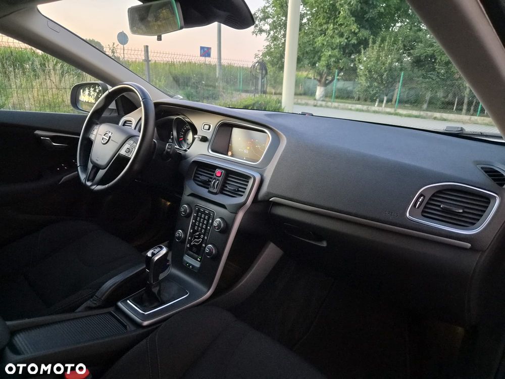Volvo V40 D2 Kinetic - 28