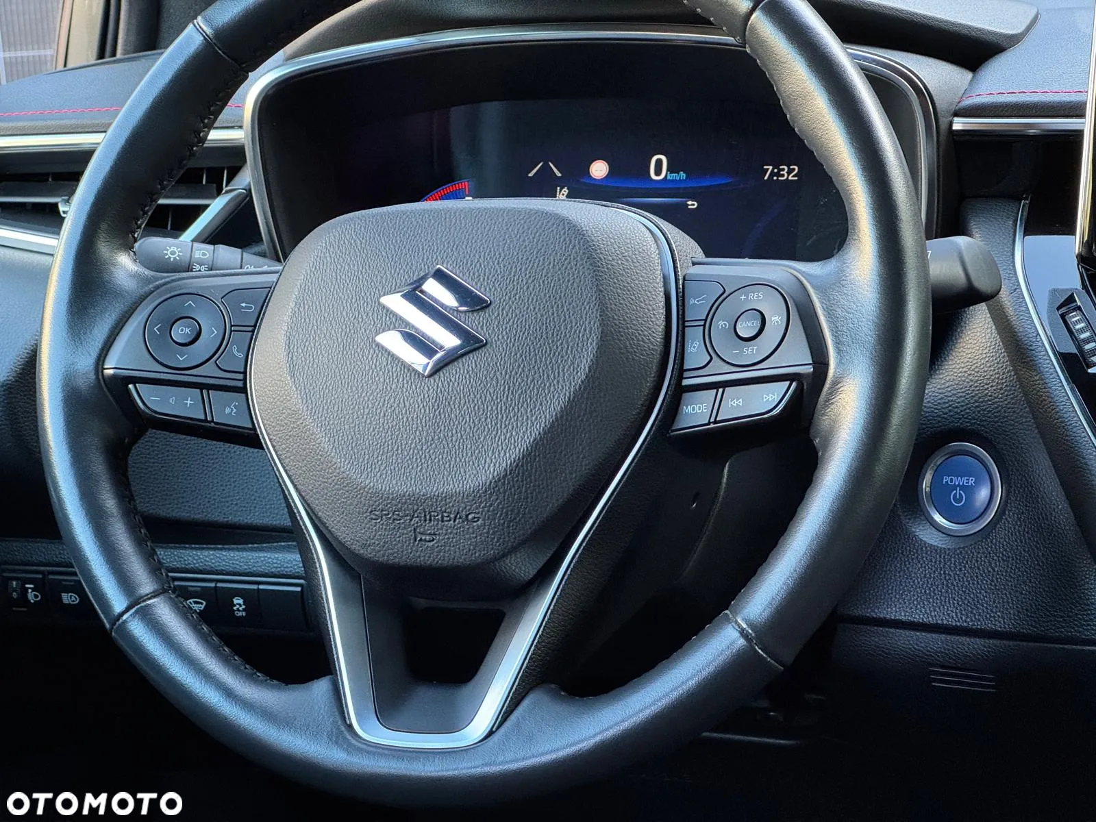 Suzuki Swace 1.8 Hybrid Premium Plus CVT - 12
