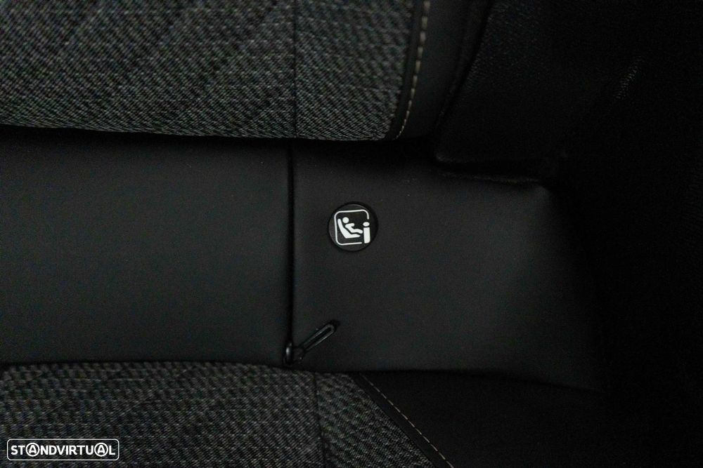 Peugeot 2008 1.2 Hybrid Allure e-DCS6 - 12