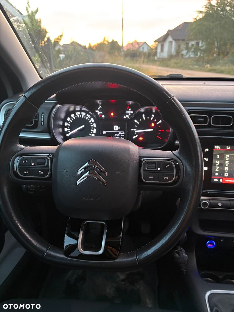 Citroën C3 1.2 PureTech Shine - 37