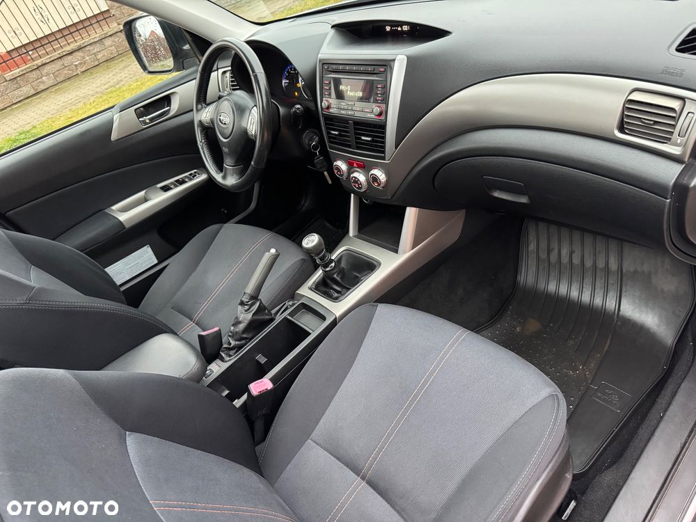 Subaru Forester 2.0D Exclusive - 35