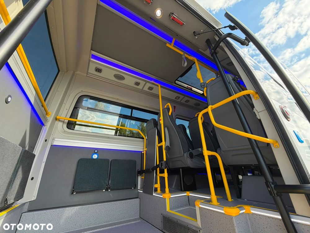 Mercedes-Benz Sprinter 519 - 14