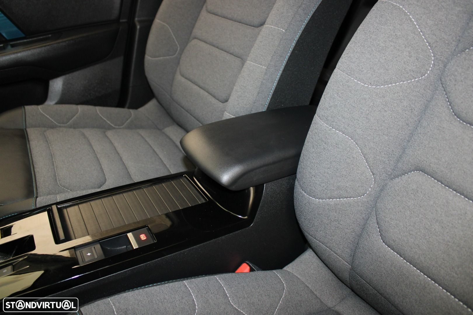 Citroën e-C4 50 kWh E-Series Collection - 27