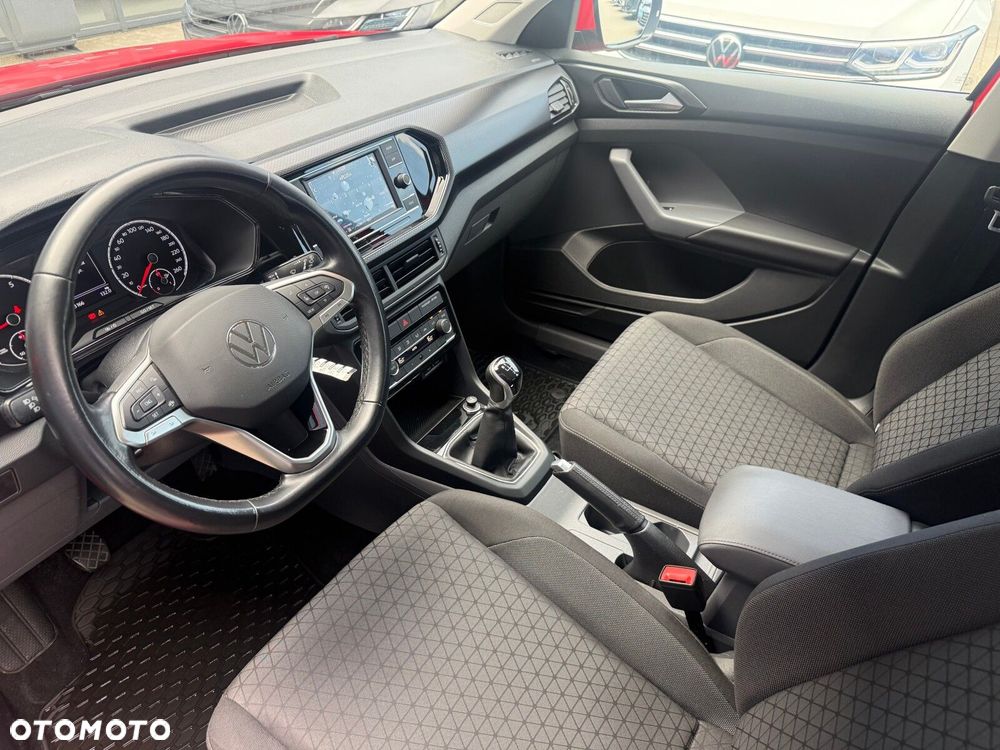 Volkswagen T-Cross - 12