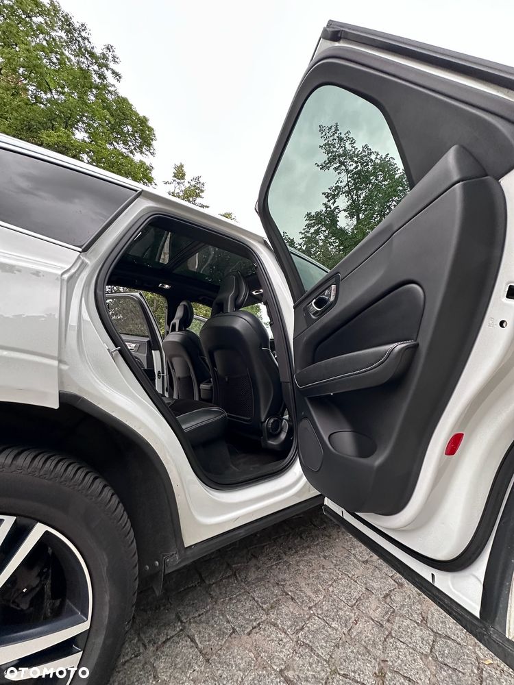 Volvo XC 60 D5 SCR AWD R-Design - 21