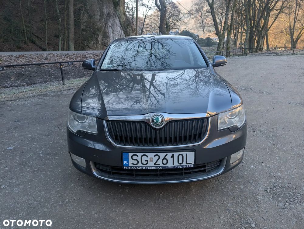 Skoda Superb 2.0 TDI Elegance DSG - 25