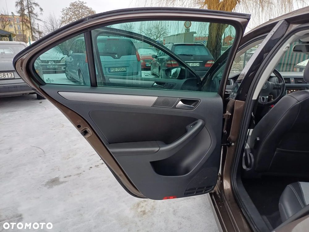 Volkswagen Jetta - 17