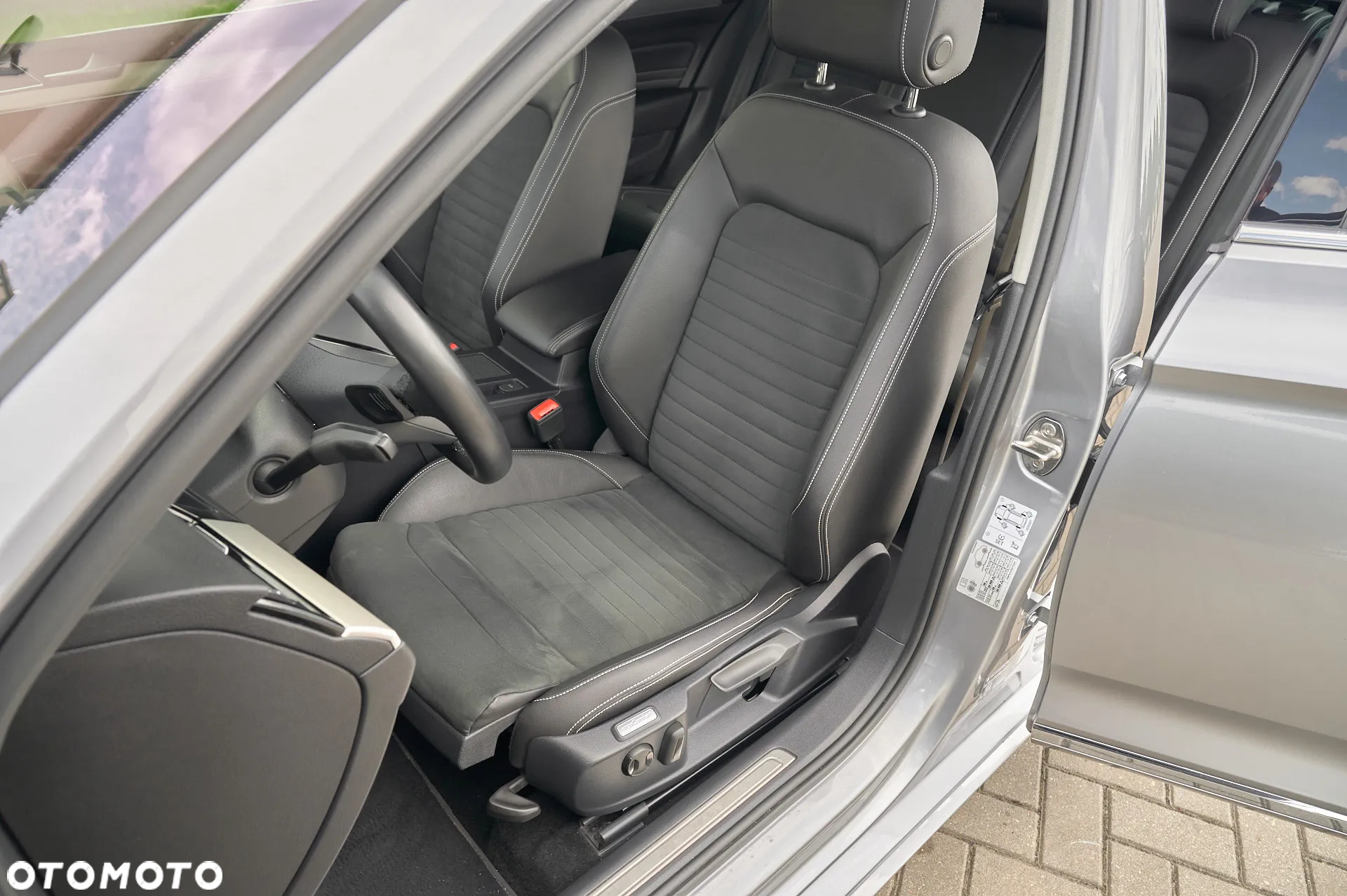 Volkswagen Passat 2.0 TDI EVO Elegance DSG - 26