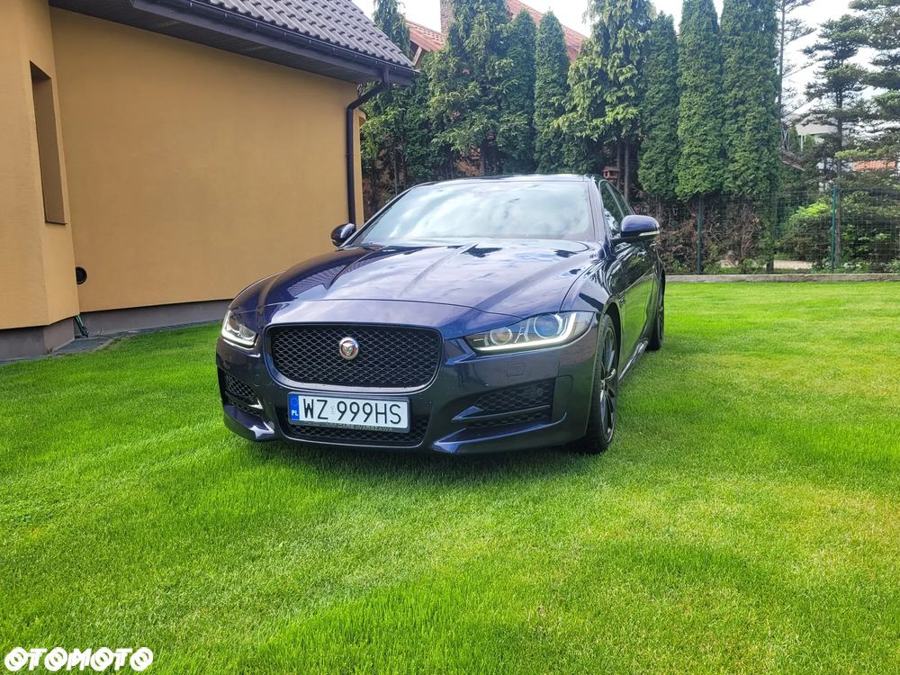 Jaguar XE 2.0 T R-Sport - 14