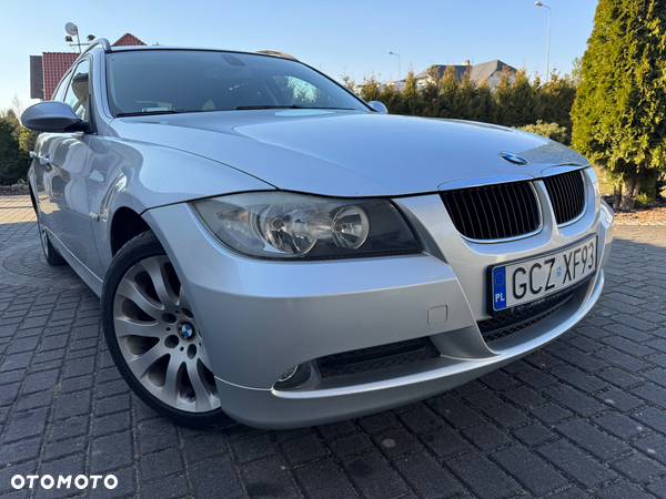BMW Seria 3 318i Touring
