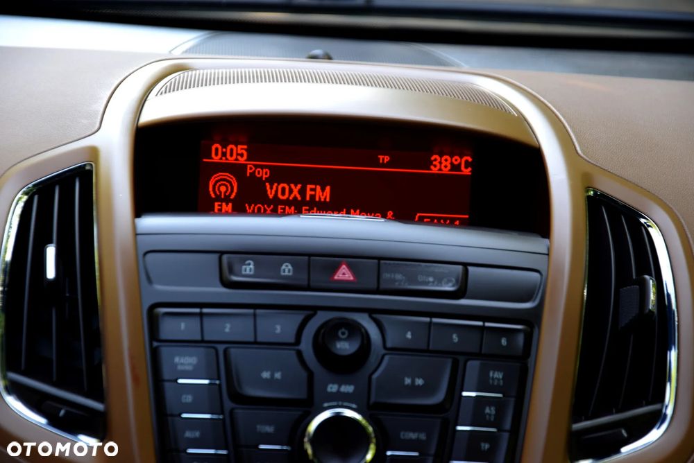 Opel Zafira 1.4 T Cosmo - 24