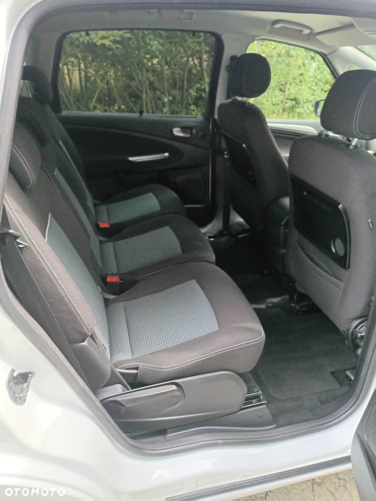 Ford S-Max - 8