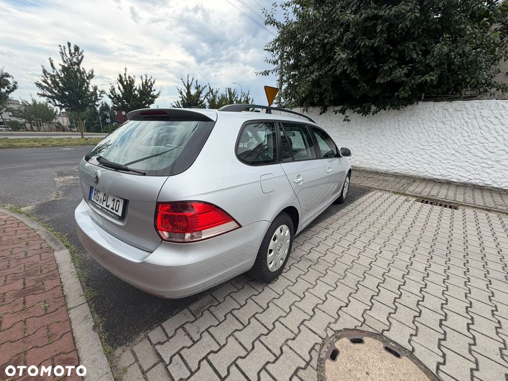 Volkswagen Golf 1.6 TDI DPF BlueMotion Technology Comfortline - 4