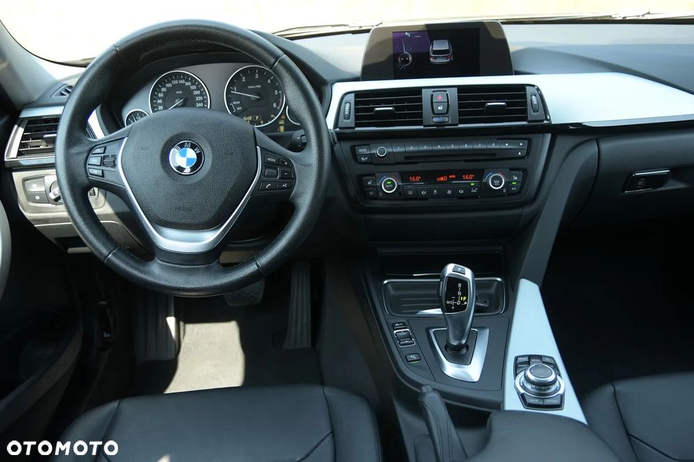 BMW Seria 3 318d Blue Performance Luxury Line - 26