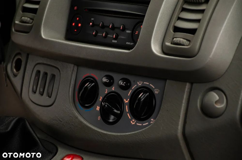 Nissan Primastar - 27