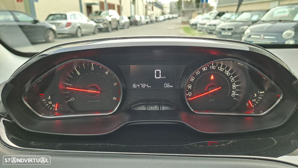 Peugeot 208 1.4 HDi Active - 37