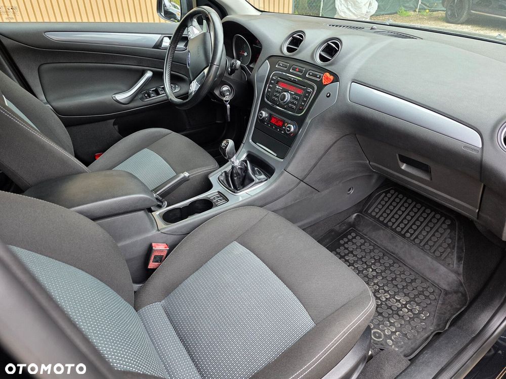 Ford Mondeo - 12