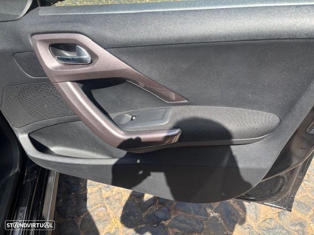 Peugeot 2008 1.6 BlueHDi Style - 8