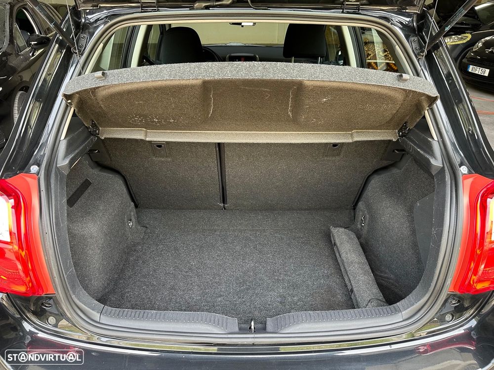 Toyota Auris 1.4 D-4D Exclusive+Navi - 33