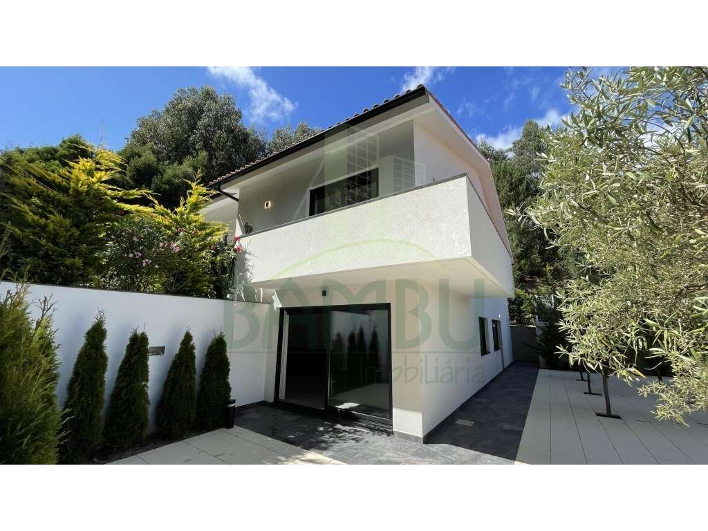 Moradia T4 com jardim no alto do Coto da Pena. - Grande imagem: 3/41