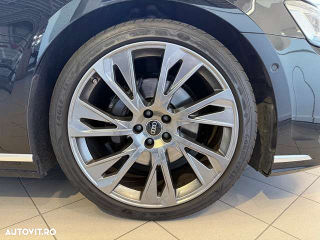 Audi A8 - 4
