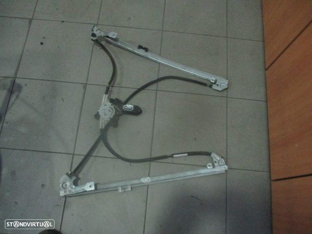 Elevador Com Motor 4717200 CHRYSLER VOYAGER 1999 5P FD - 1
