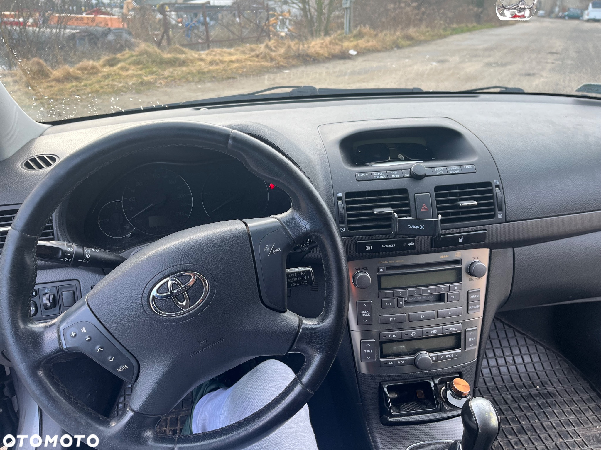 Toyota Avensis - 12