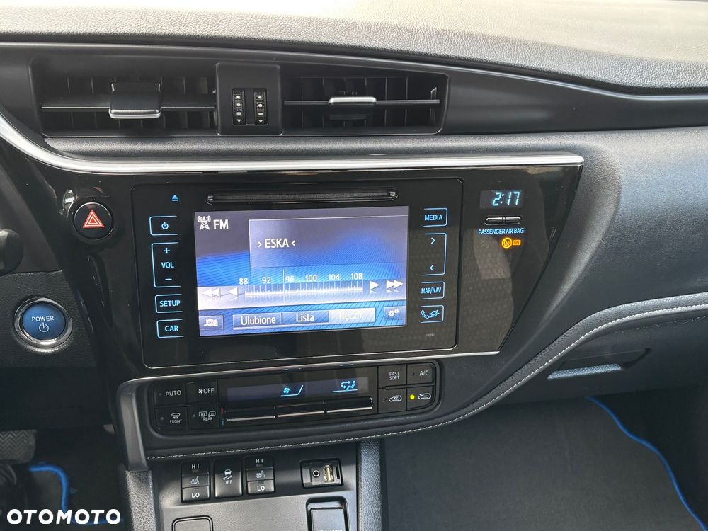 Toyota Auris 1.8 HSD Prestige NAVI - 29