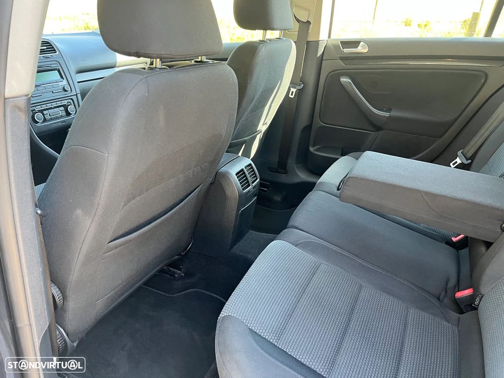 VW Golf Variant 1.6 TDi Confortline DSG - 7