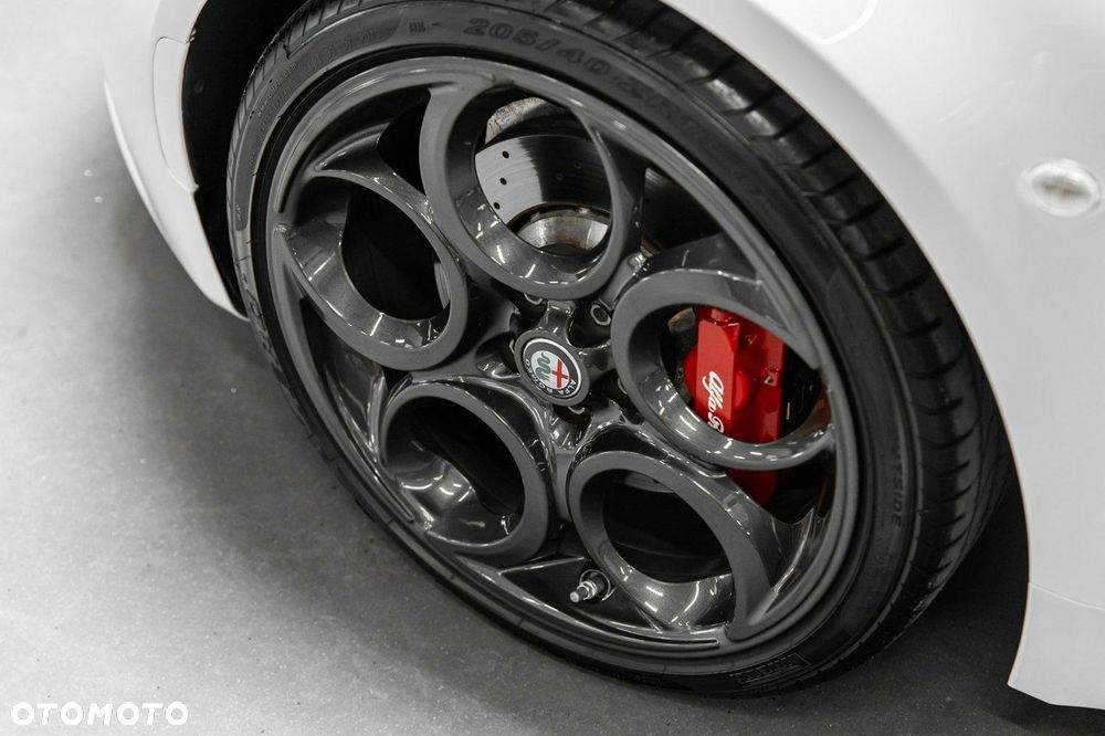 Alfa Romeo 4C - 16