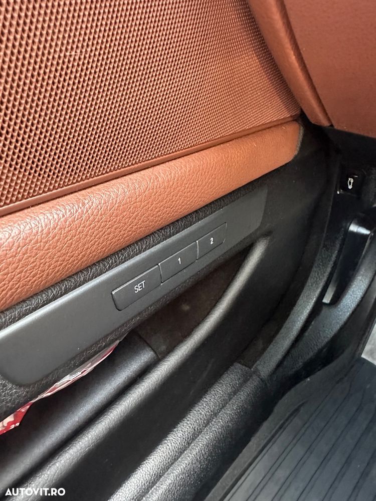 BMW Seria 5 530d xDrive - 29