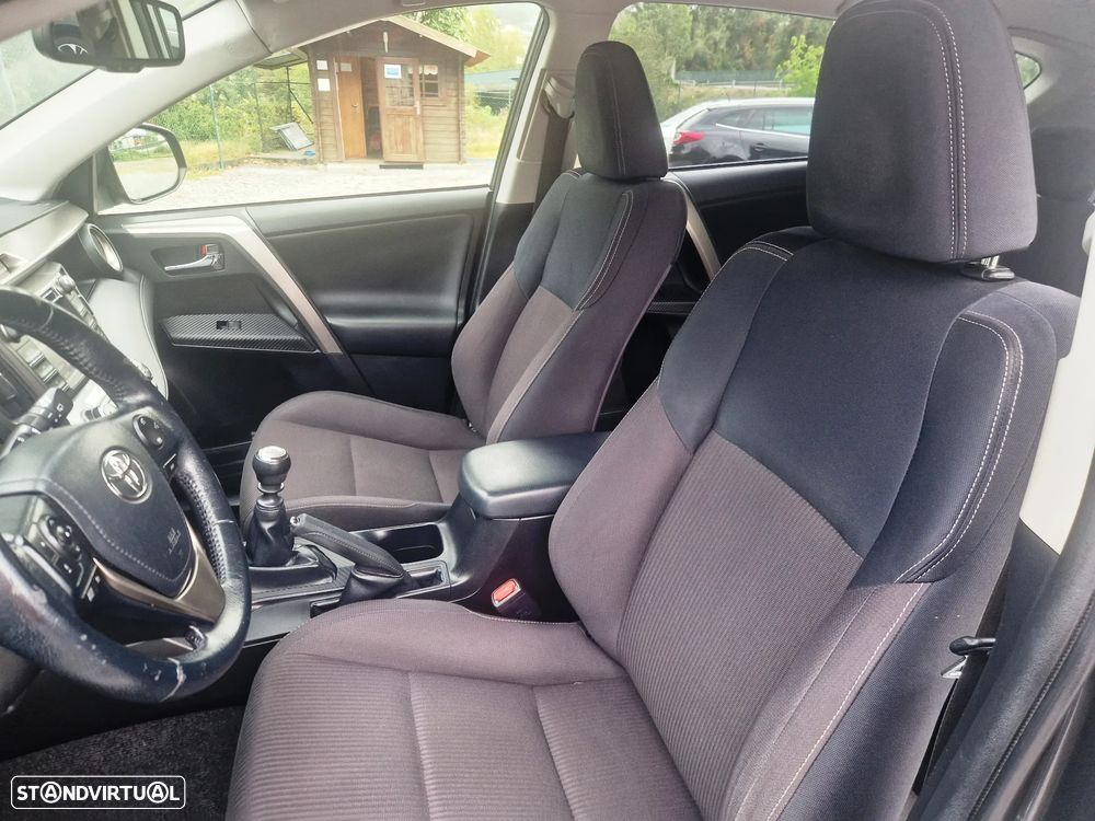 Toyota RAV4 2.0 D-4D Comfort+GPS - 8