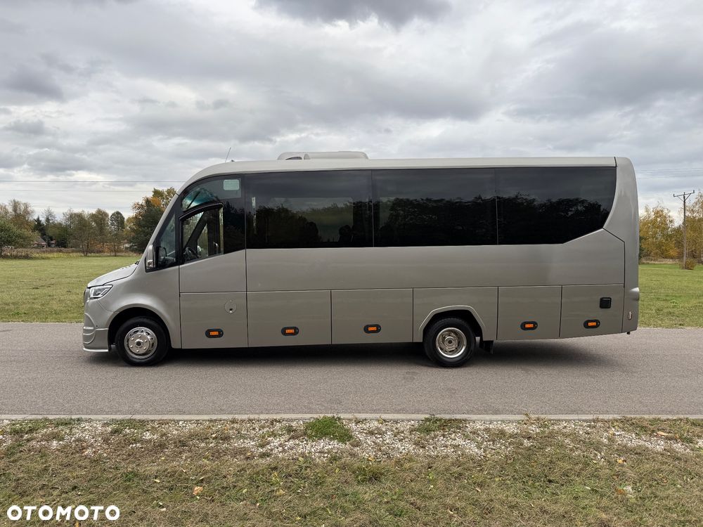 Mercedes-Benz Sprinter 519 - 12