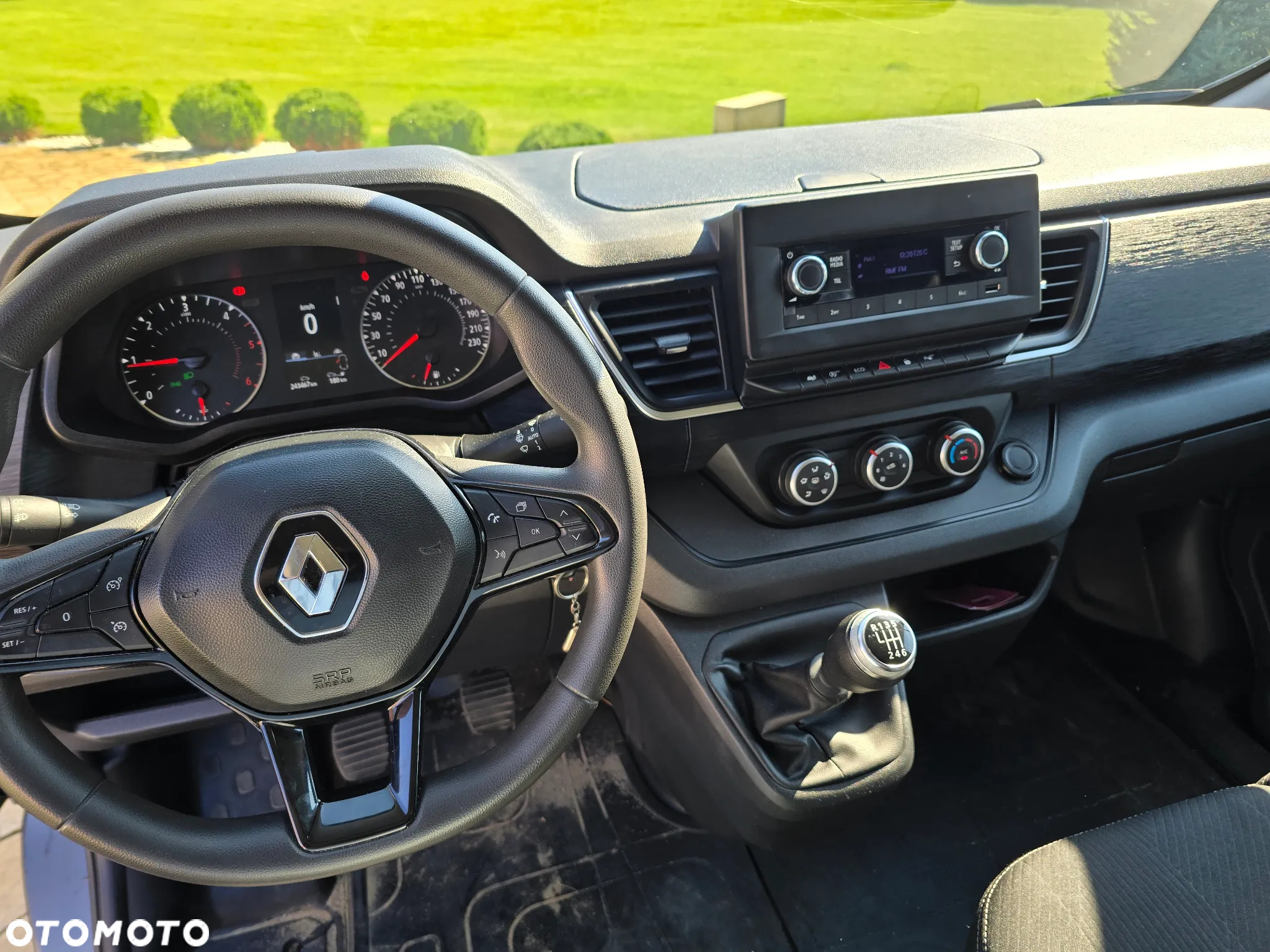 Renault TRAFIC - 11
